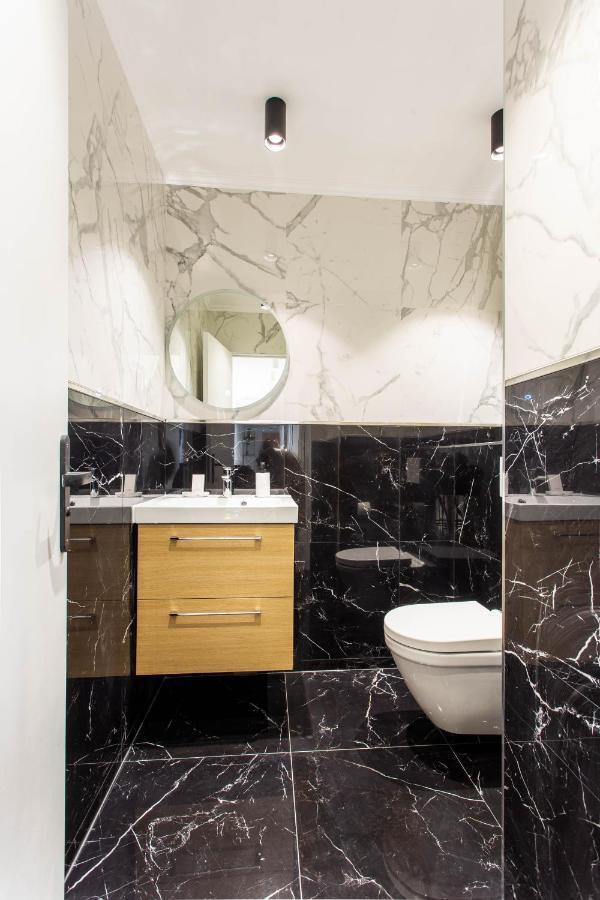 Cmg Champs Elysees - Boetie 6