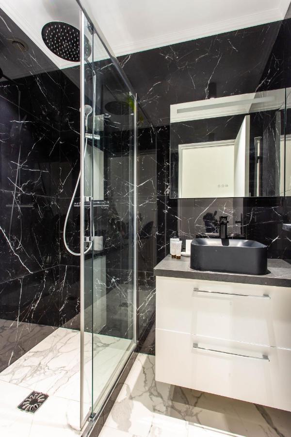 Cmg Champs Elysees - Boetie 6